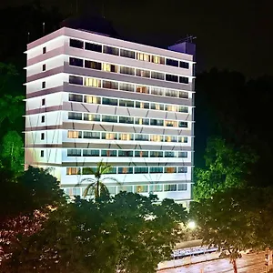 3* Hotel Shangri-la